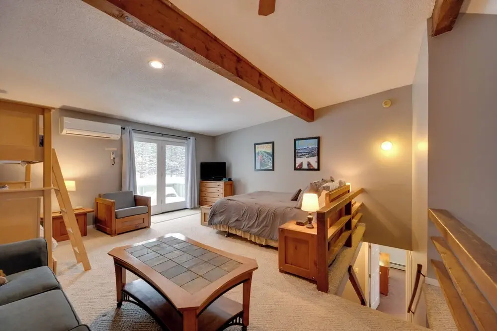 3 Mi to Story Land: All-season Family Condo