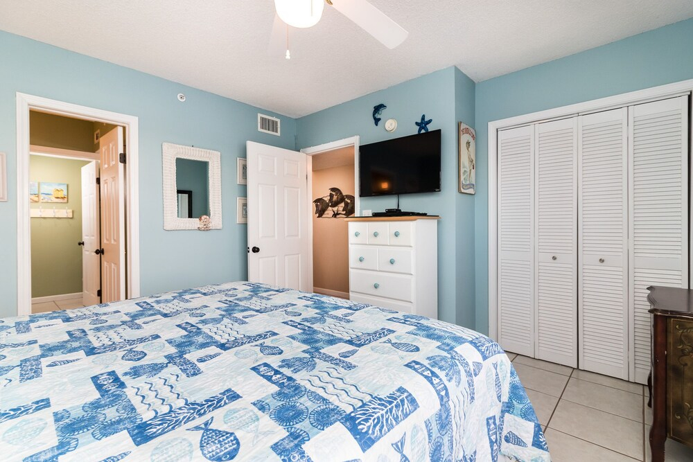 Emerald Towers West 1004 - Barefoot Bliss
