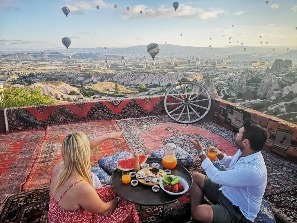 Hermes Cave Hotel