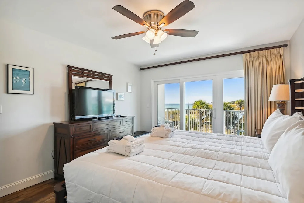Seacrest 301B is a 2 BR Gulf front on Okaloosa Island by RedAwning