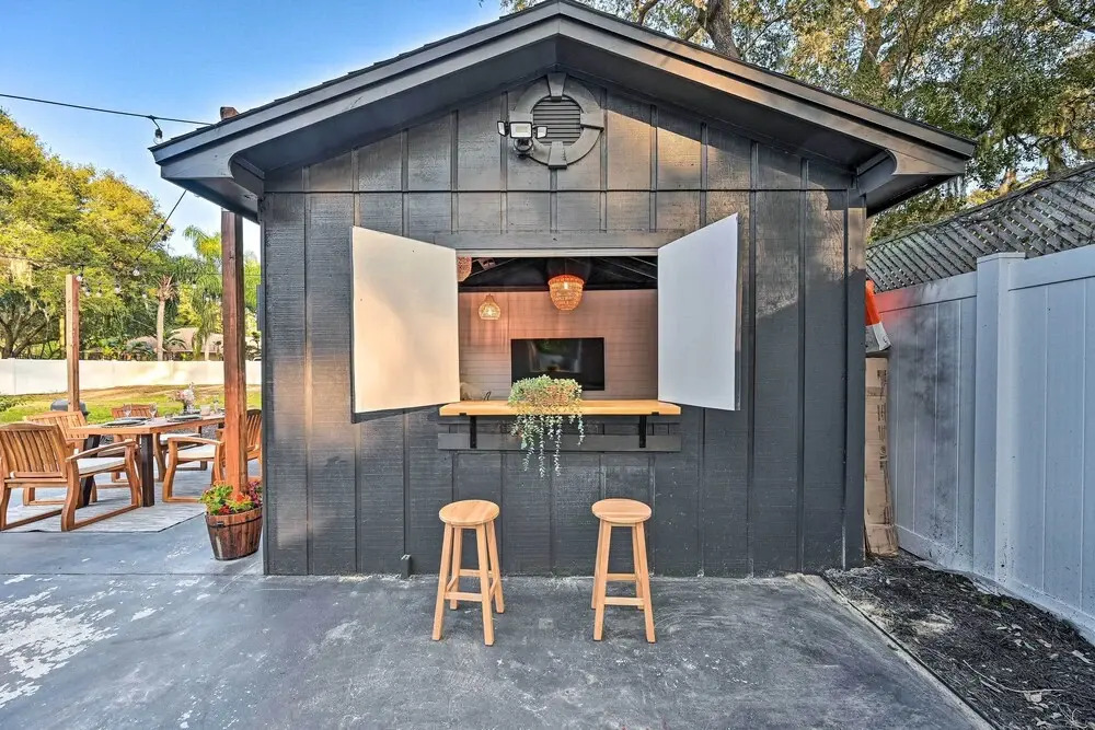 Outdoor Oasis! Group Getaway w/ Pool in Brandon