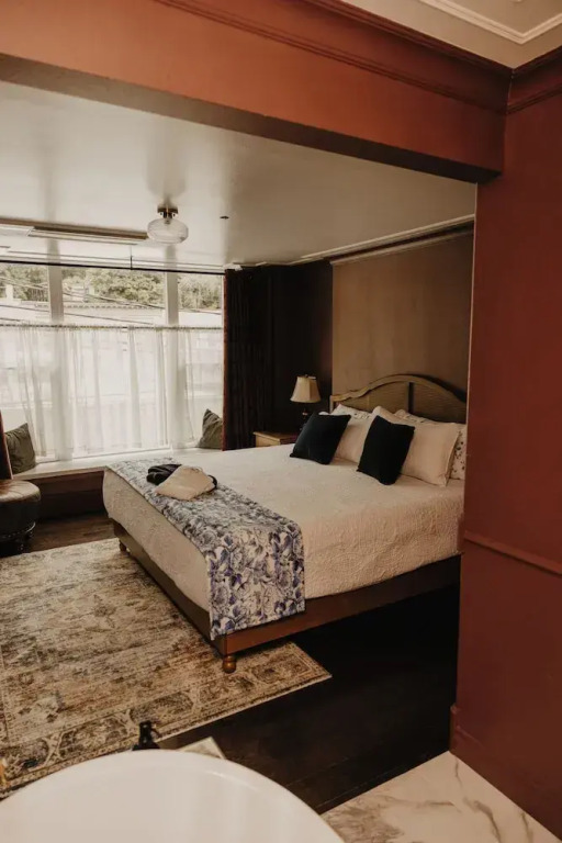 The Brooks Hotel Restaurant and Lounge