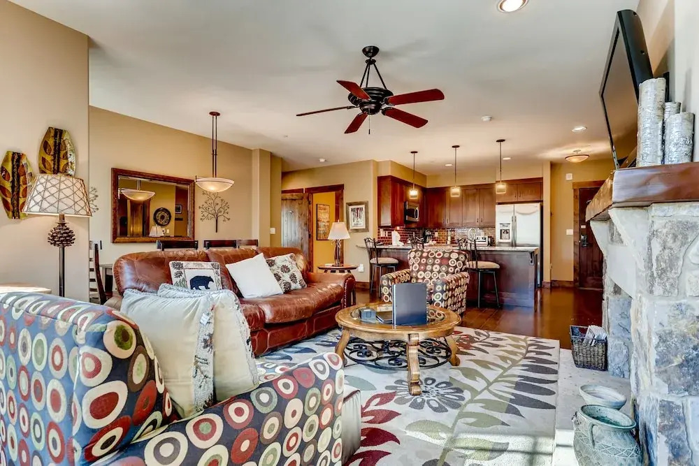 Luxury Water House Ski W/ Pool & Hot Tubs 3 Bedroom Condo