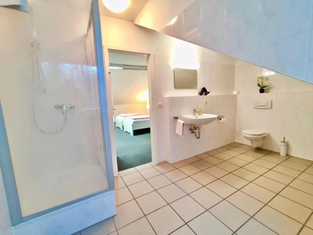 Ganze 3 Zimmer Wohnung 120qm