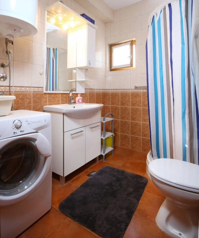 Neda - Perfect Location & Free Parking - A3