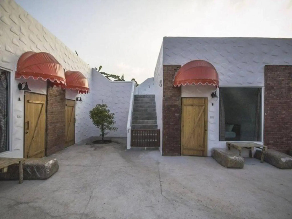 Monoko Porploen Resort Suanphung