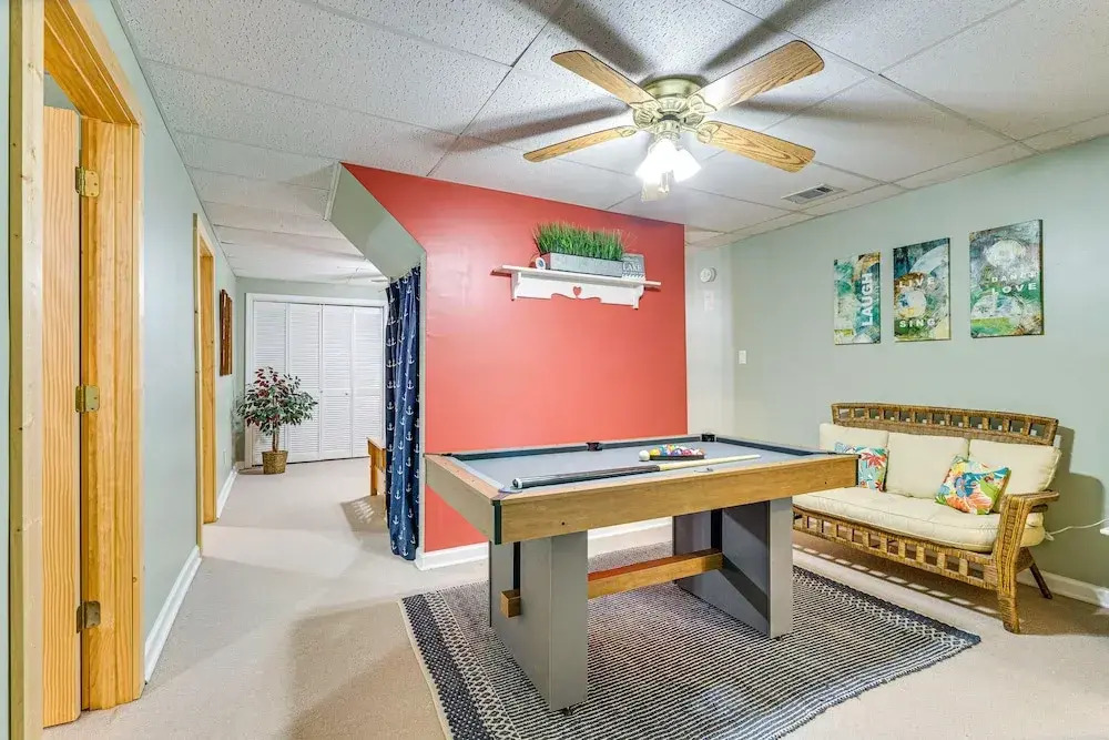 Pet-friendly Hiawassee Cabin w/ Lake Views & Sauna