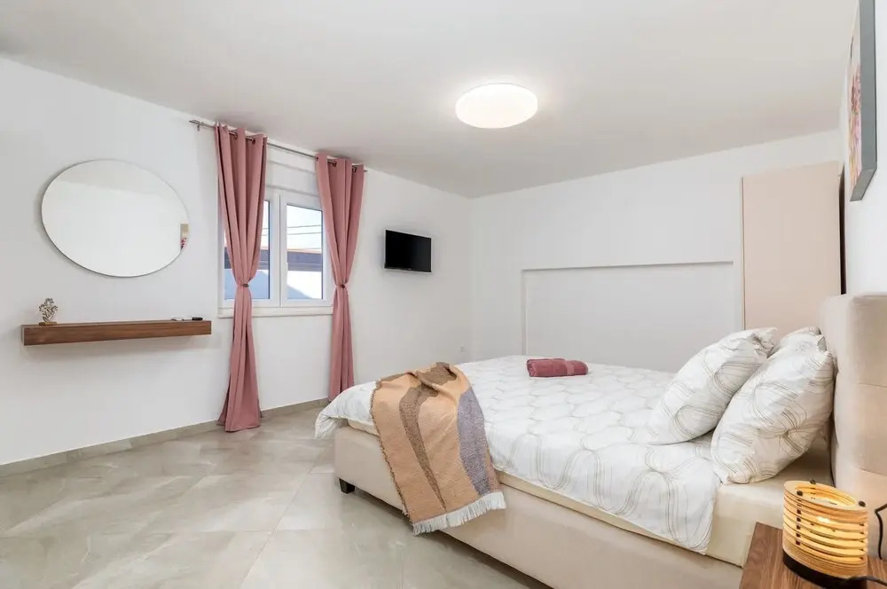 Lovely Family Bungalow With Private Pool