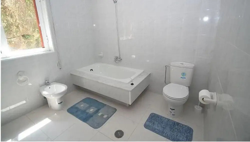Apartment - 4 Bedrooms with Sea views - 107766