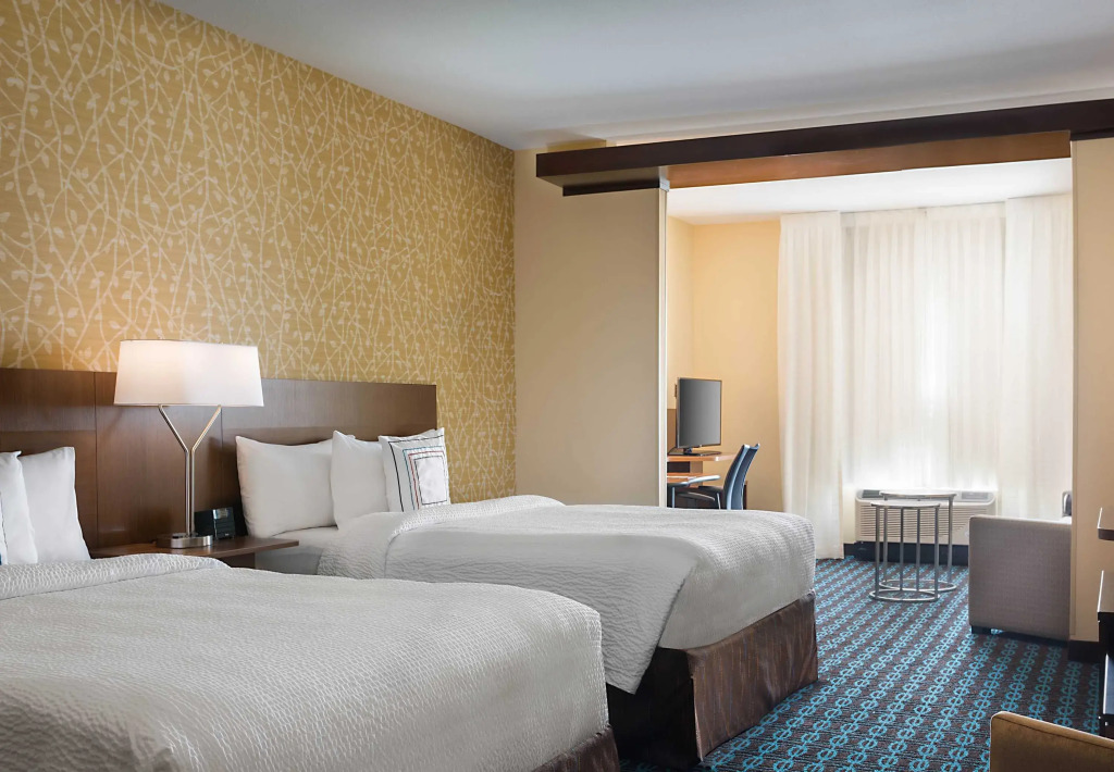Fairfield Inn & Suites by Marriott Dallas West/I-30