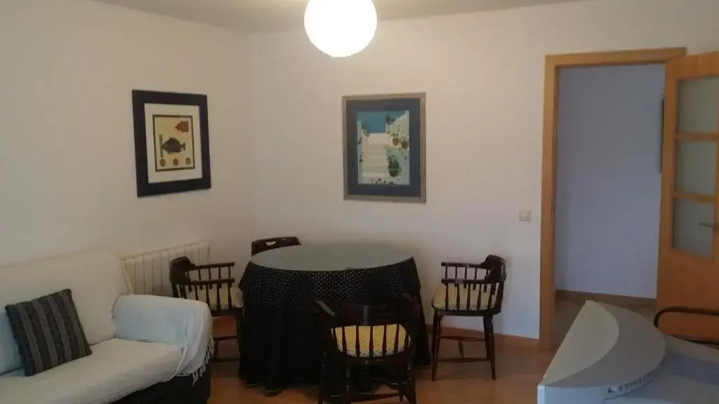 PISO DE 3 HABITACIONES, CON GARAJE INCLUIDO, A 1500 metros de la CATEDRAL