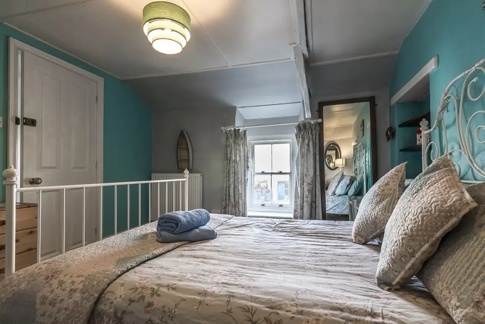 Manorbier Castle Inn Bay Room