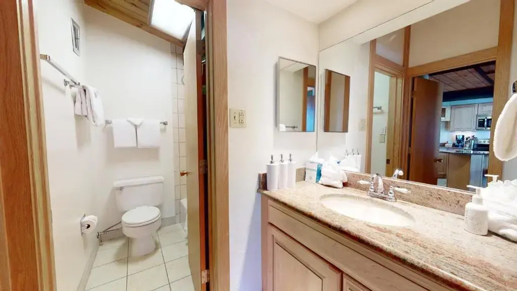 Laurelwood Condominiums Studio Premier Unit 311