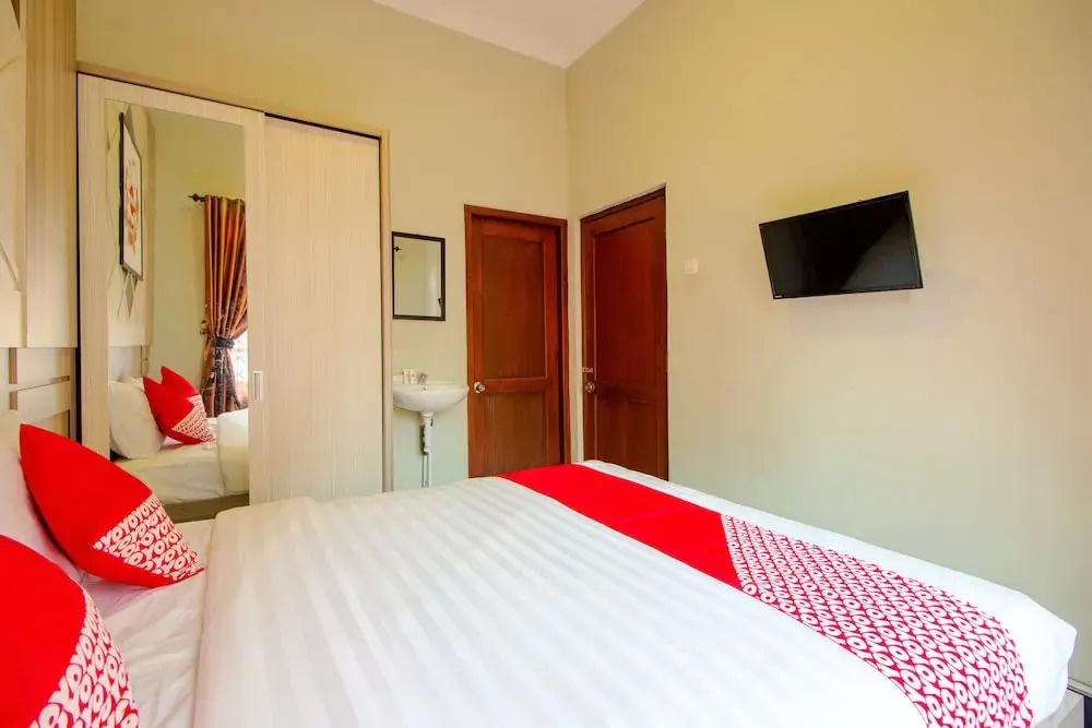 The Doctor'S Guest House by Oyo Rooms