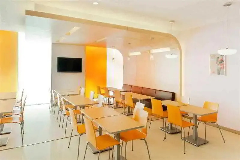 Ibis Ningbo Qianhu