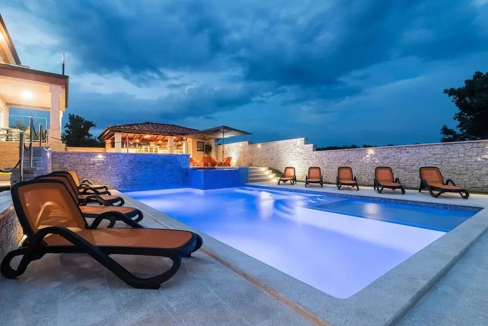 Villa in Valtura near Roman Amphitheater