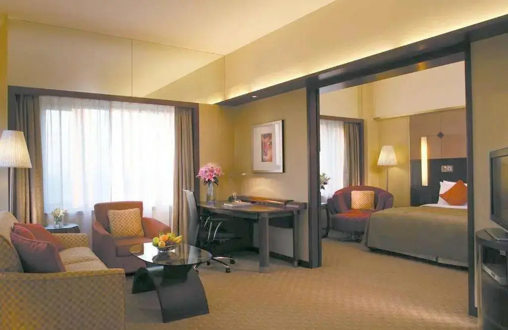 Sunshine Hotel