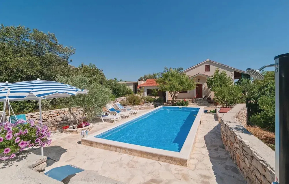 Stunning Home in Gornje Selo With Wifi and 3 Bedrooms