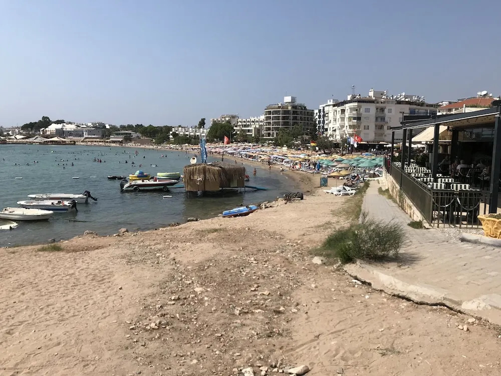 Akasya Apart Otel Didim Altinkum
