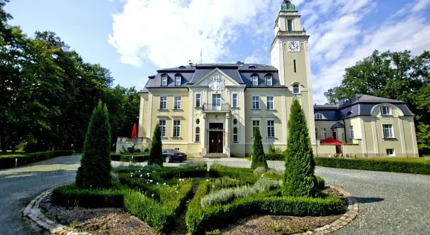 Pałac Borowa