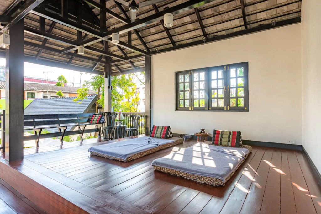 MORA Boutique Hotel
