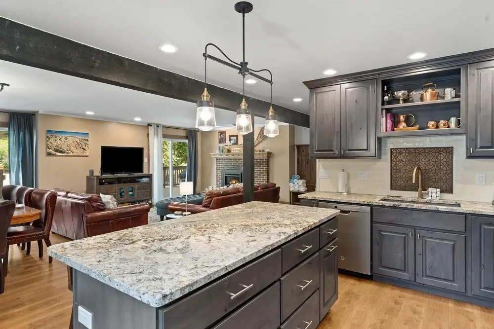 Winterset 1 4 Bedroom Condo by RedAwning