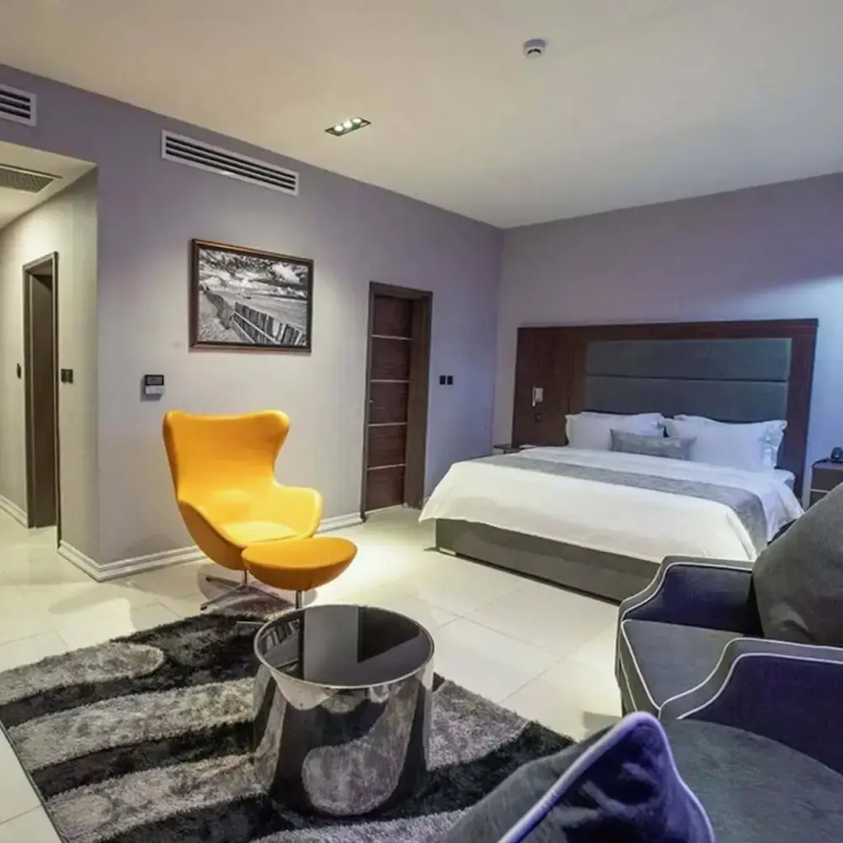 Tripod By Pedestal Hotel