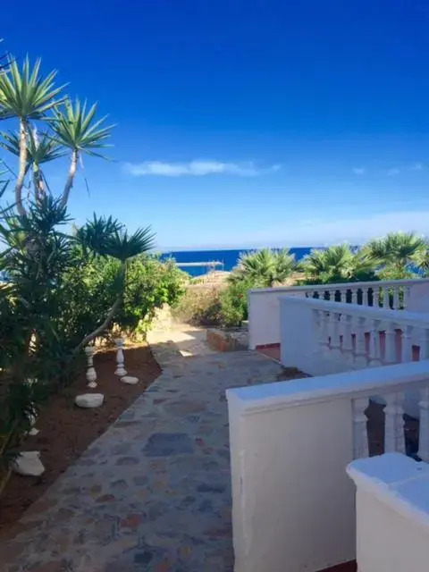 AVRA Apartments & Studios