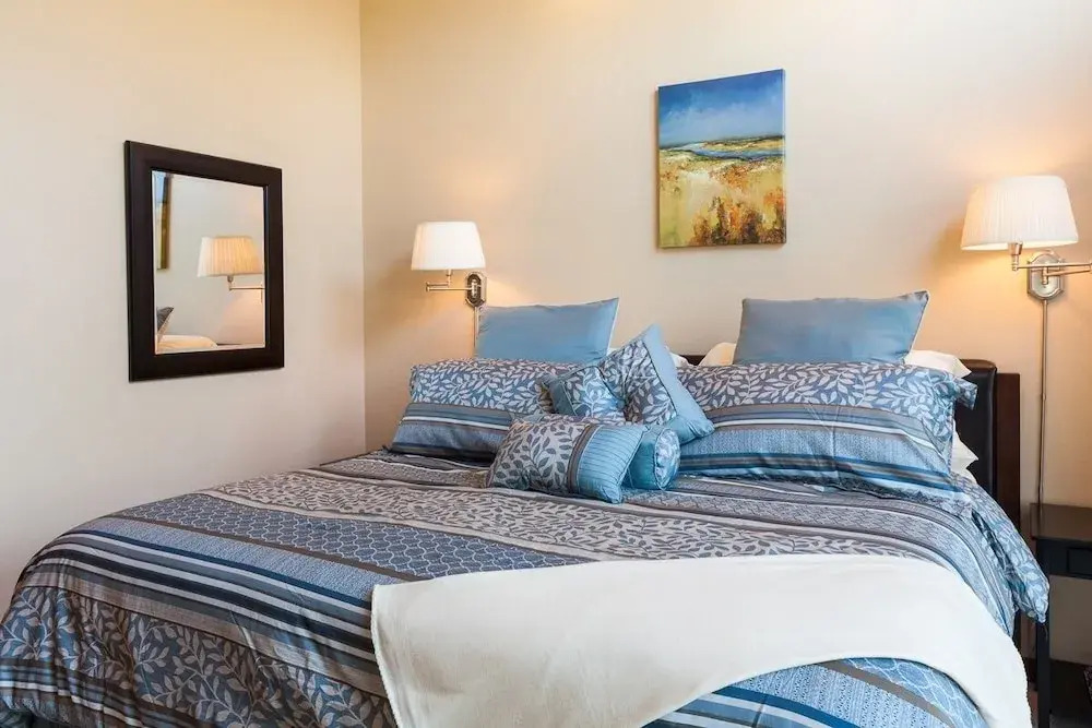 NEW Condo Downwider with Hot Tub, Minutes Away from The Columbia River Gorge by RedAwning