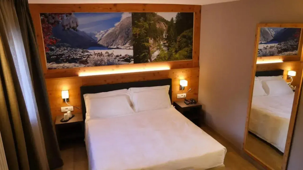 Dada Mountain Hotel