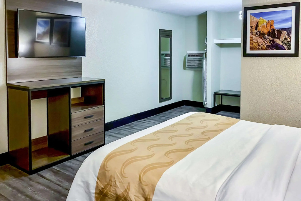 Quality Inn & Suites Airport
