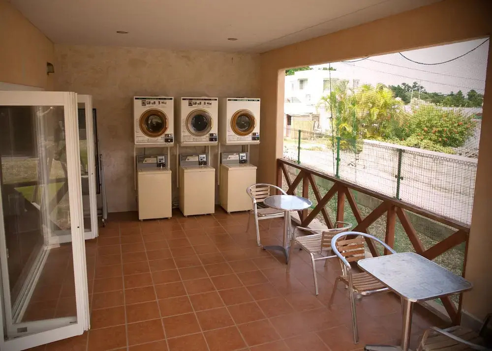 Ishigakijima Sunflower House - Hostel