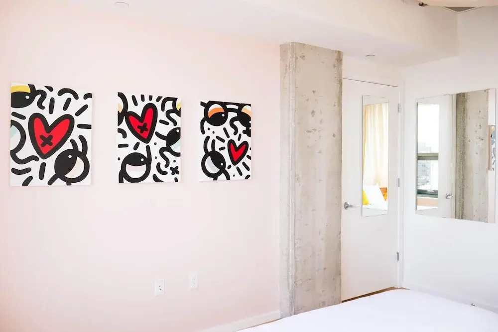 Bright, Luxury Apartment in Historic District