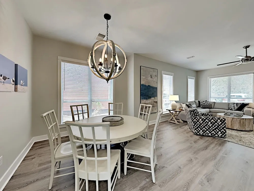 Sunny Days by Southern Vacation Rentals