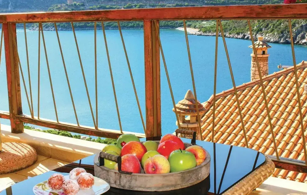 Awesome Home in Varia Kinouria With Wifi and 2 Bedrooms