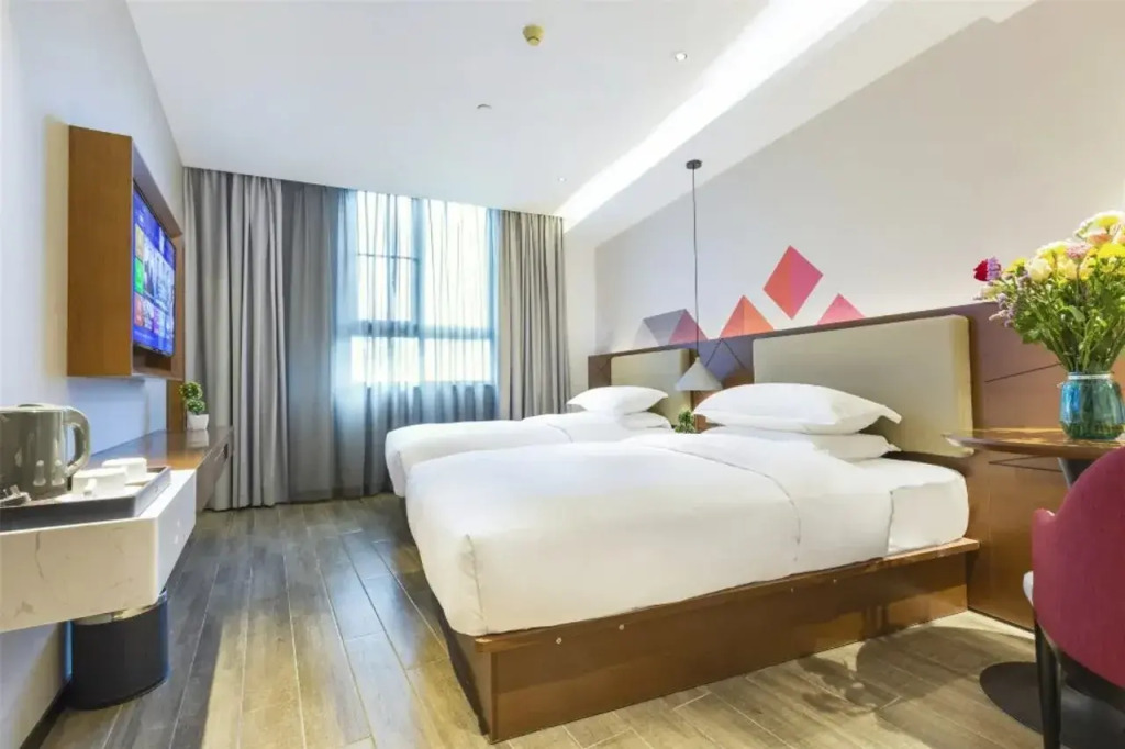 Borrman International Hotel Guangzhou Meihuayuan Subway Station Branch-Free one-way shuttle bus to the exhibition venue during the Canton Fair - Paid airport pickup service available