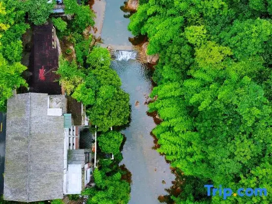 Qingcheng Mountain Wild Resort