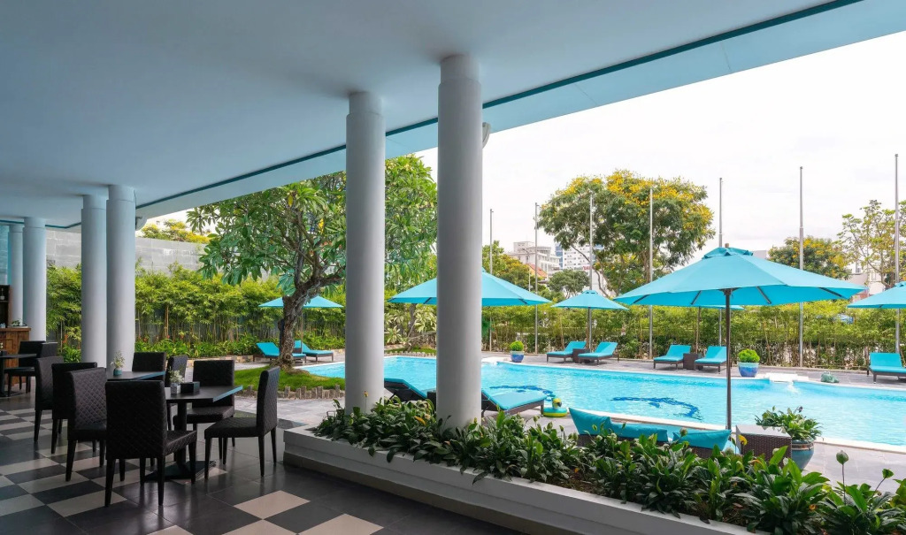 Flora Beach Hotel & Spa