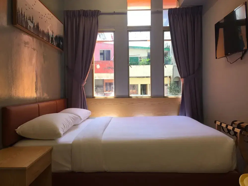 OYO 89979 Diamond Hotel