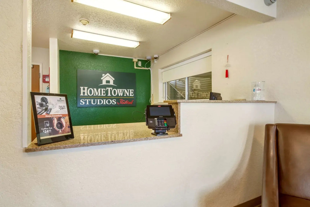 HomeTowne Studios by Red Roof Philadelphia - Mt Laurel-Maple Shade, NJ