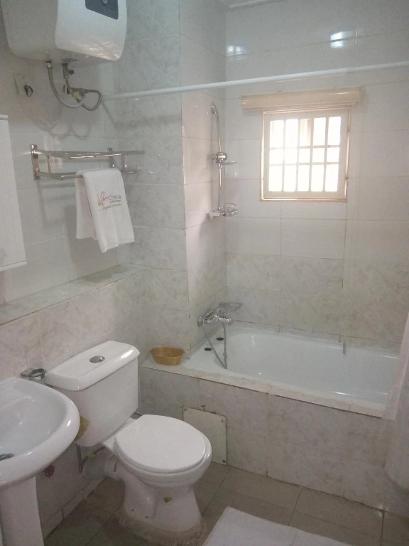Paris Choice Hotels & Resort Wuse