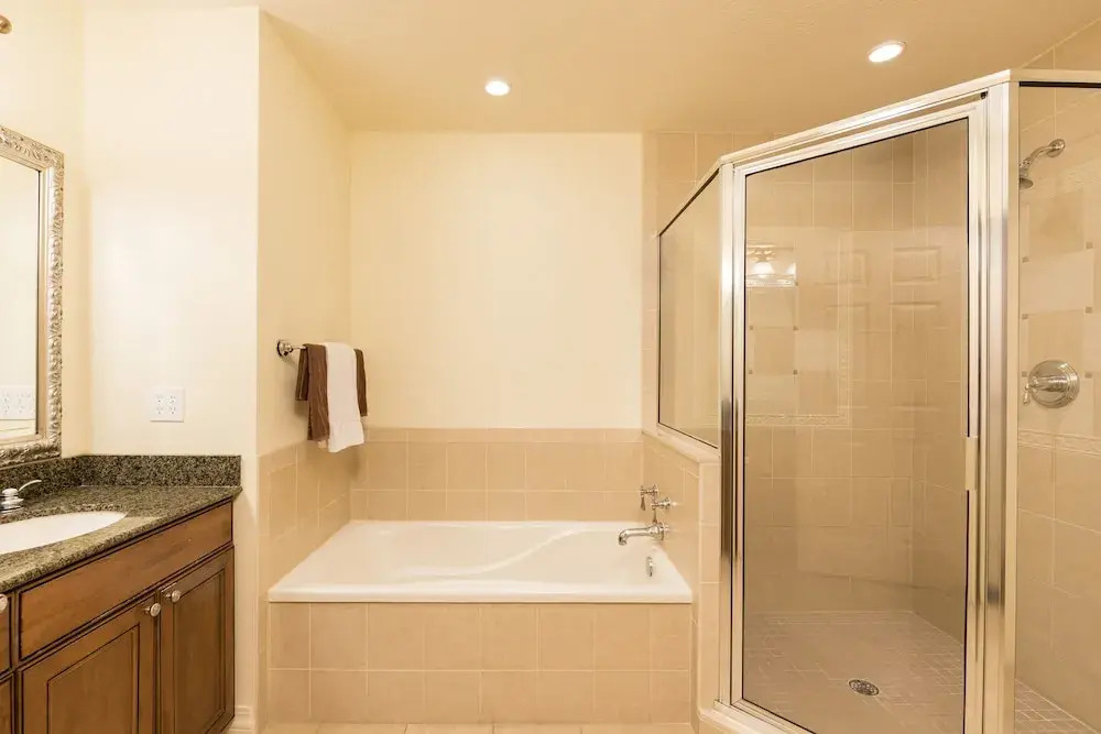 Rvh_285r Whisper Way Escape 3 Bedroom Condo