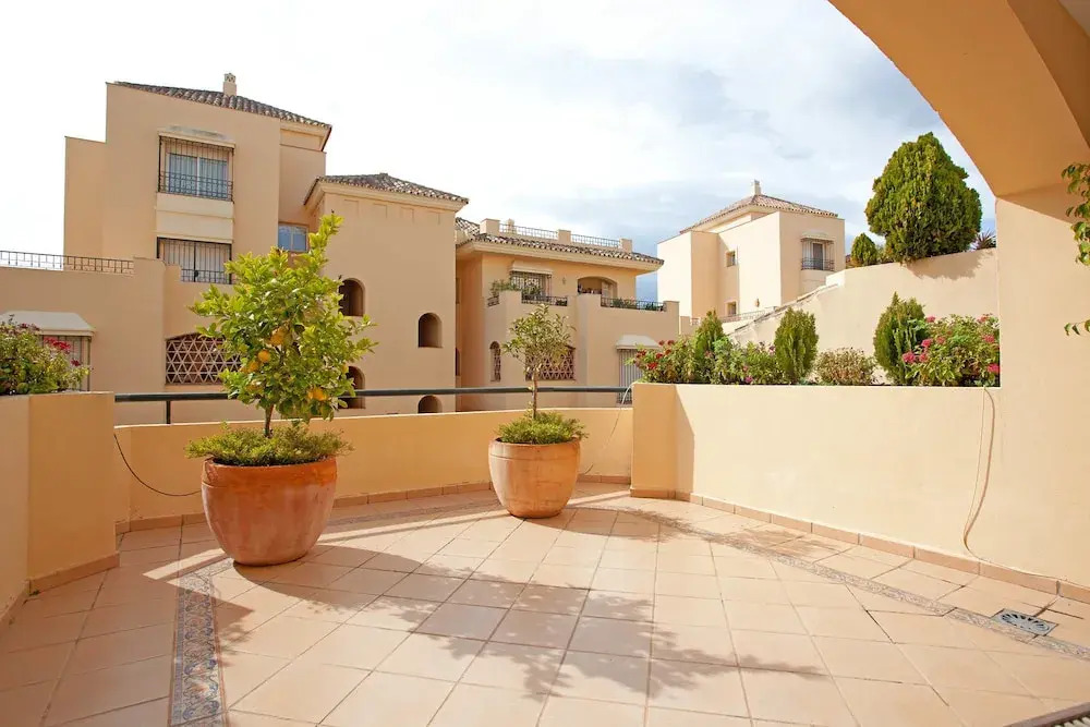 Sea Breeze Luxury Hacienda Elviria - EaW Homes