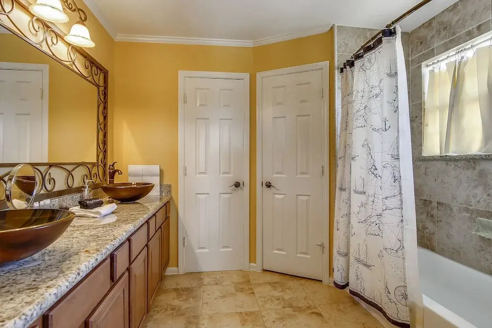 Beach Retreat 4 Bedrooms 2.5 Bathrooms Home