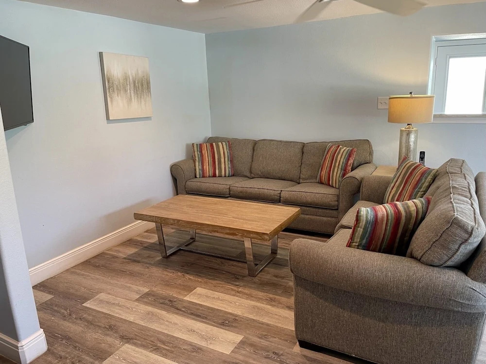 Beachgate Condo Suites And Hotel 112 1 Bedroom Condo