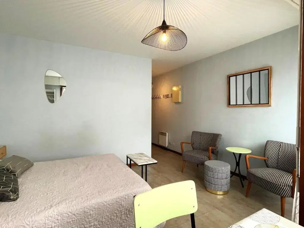 Appartement Aix-les-Bains, 1 pièce, 2 personnes - FR-1-555-10