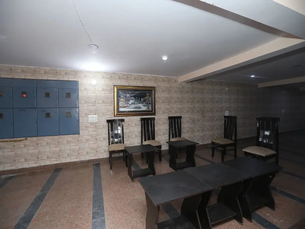 OYO 10960 Hotel Royal India