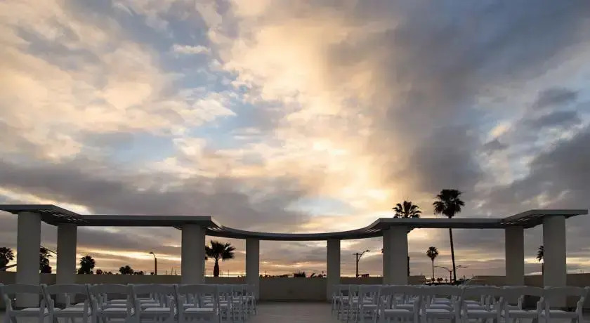 Best Western Plus Sunrise Hotel