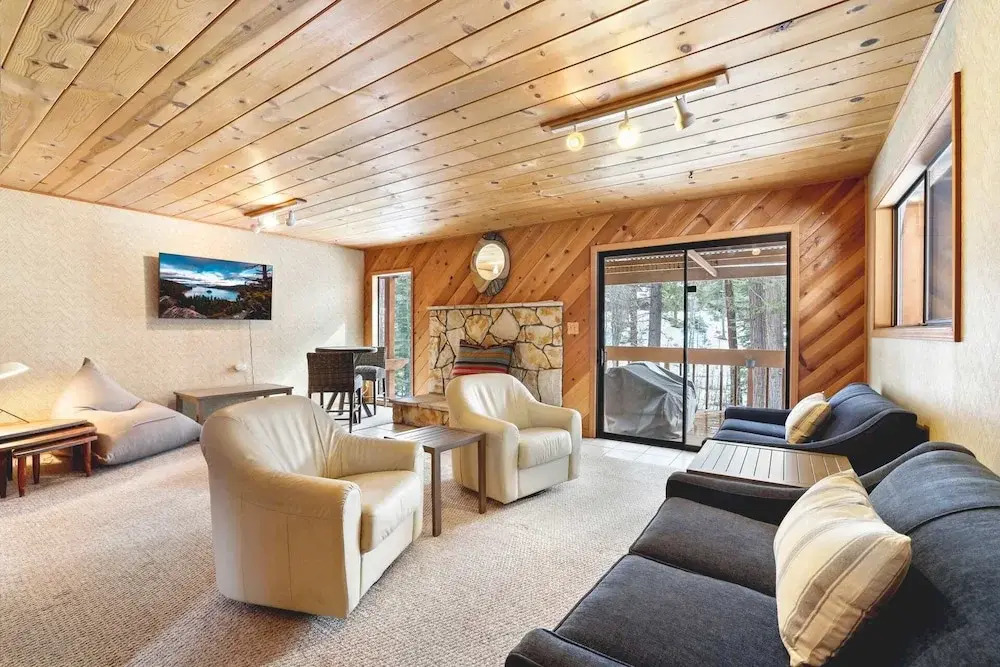 Tahoe Forest Chalet 3BR House w/ Mountain Views