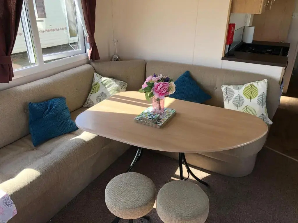 10 berth caravan on marine park in Rhyl